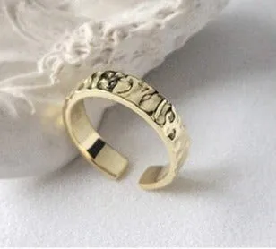 Anillo Argolla Ajustable, Estilo Antiguo de Plata de Ley 925 con Bao de Oro 18K