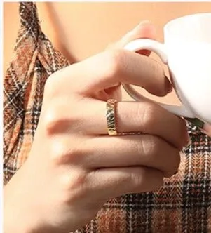 Anillo Argolla Ajustable, Estilo Antiguo de Plata de Ley 925 con Bao de Oro 18K