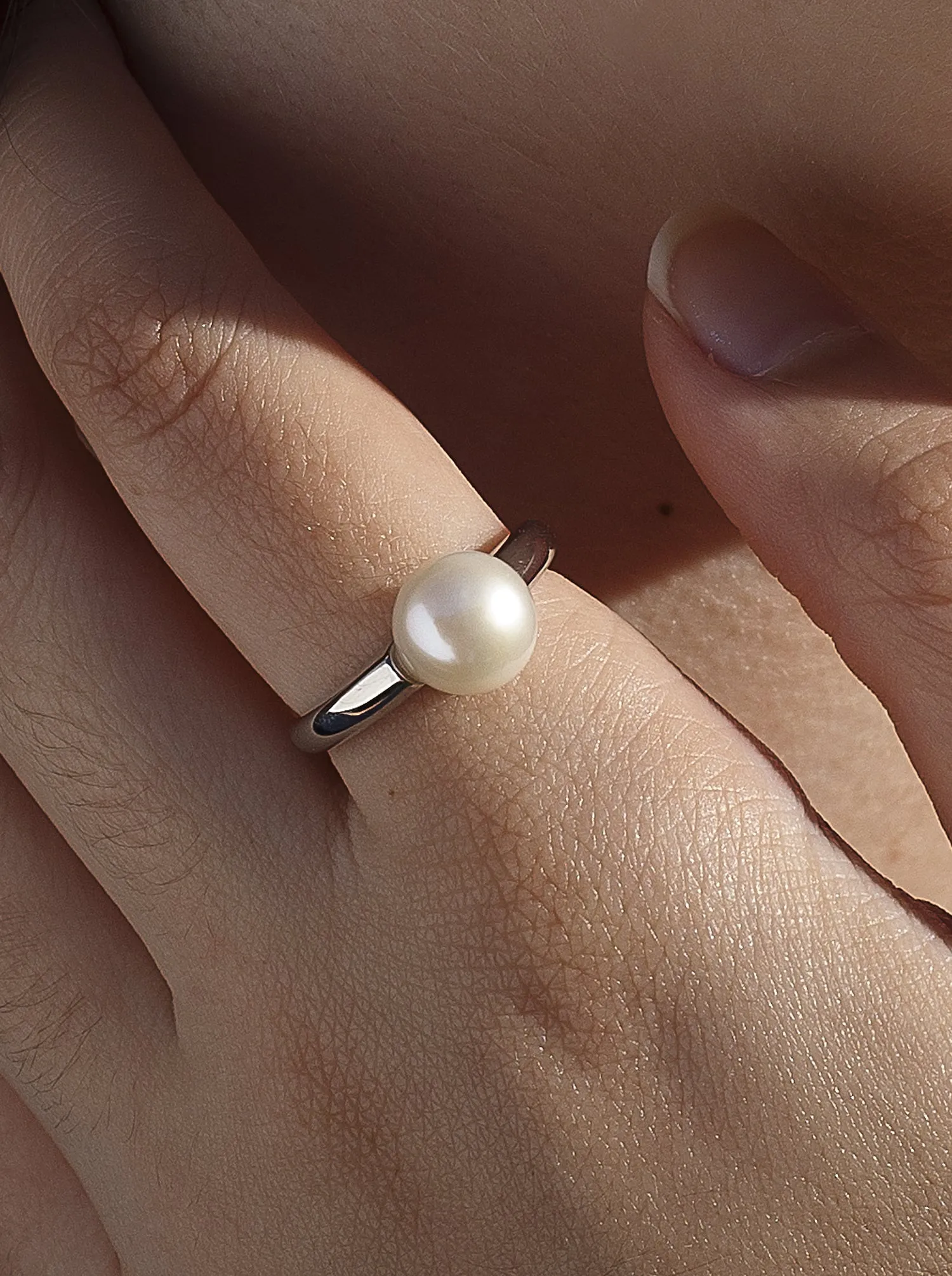 Anillos con perlas de plata estilo clásico con perla central