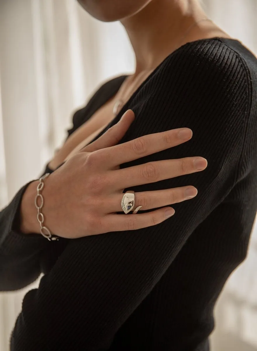 Anillos de diseo estilo oversize con carril de circonitas