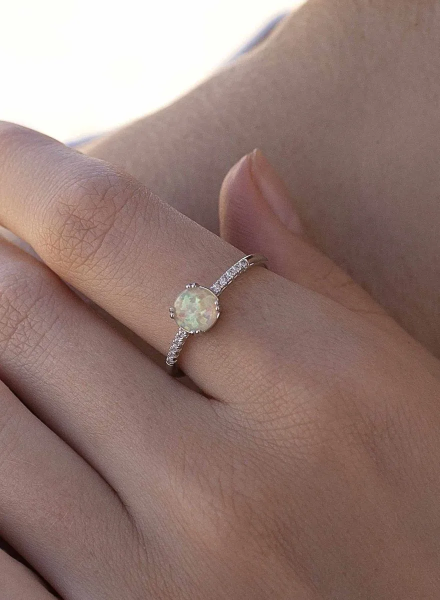 Anillos finos diseo circular estilo ópalo con circonitas
