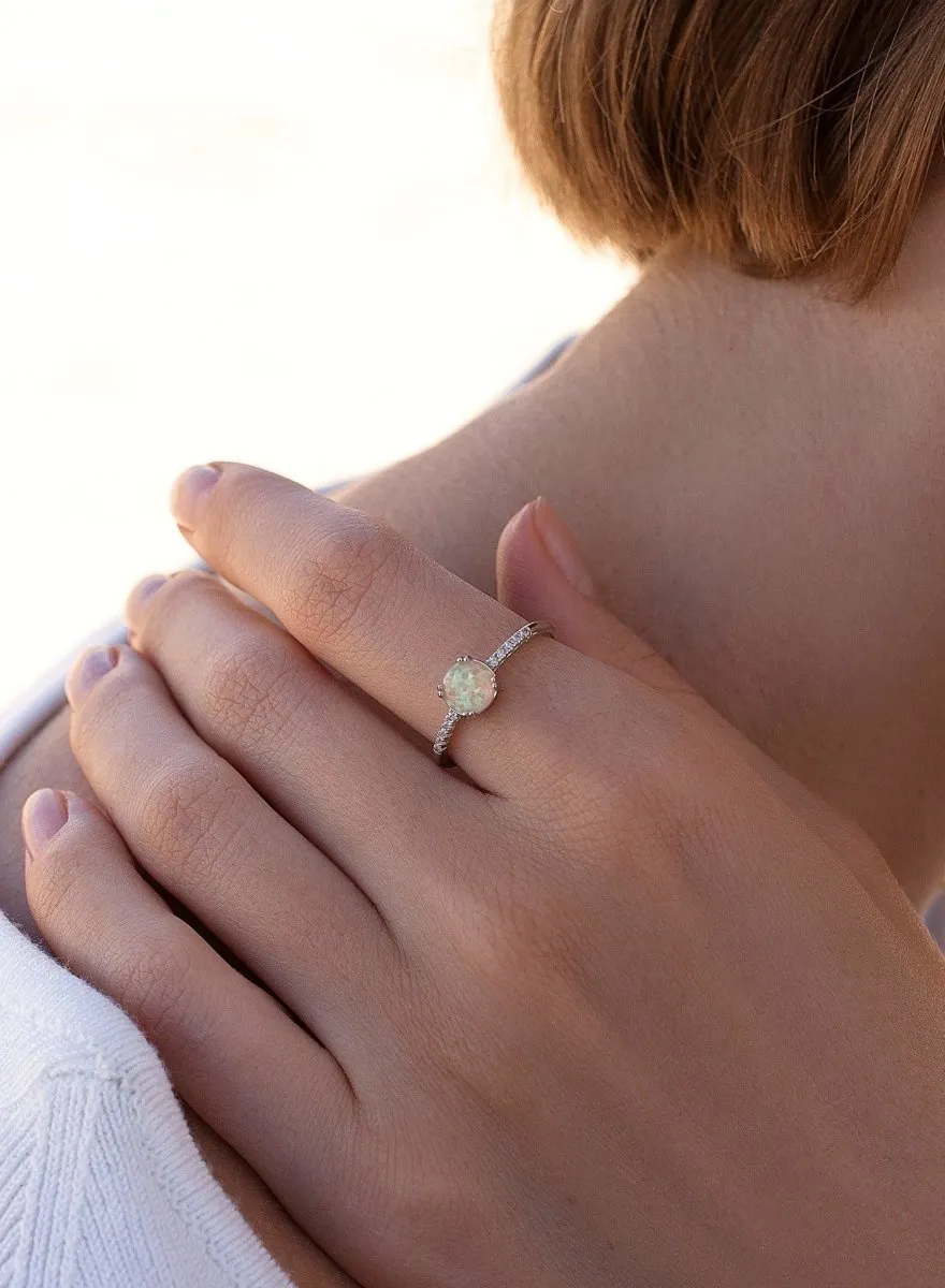 Anillos finos diseo circular estilo ópalo con circonitas