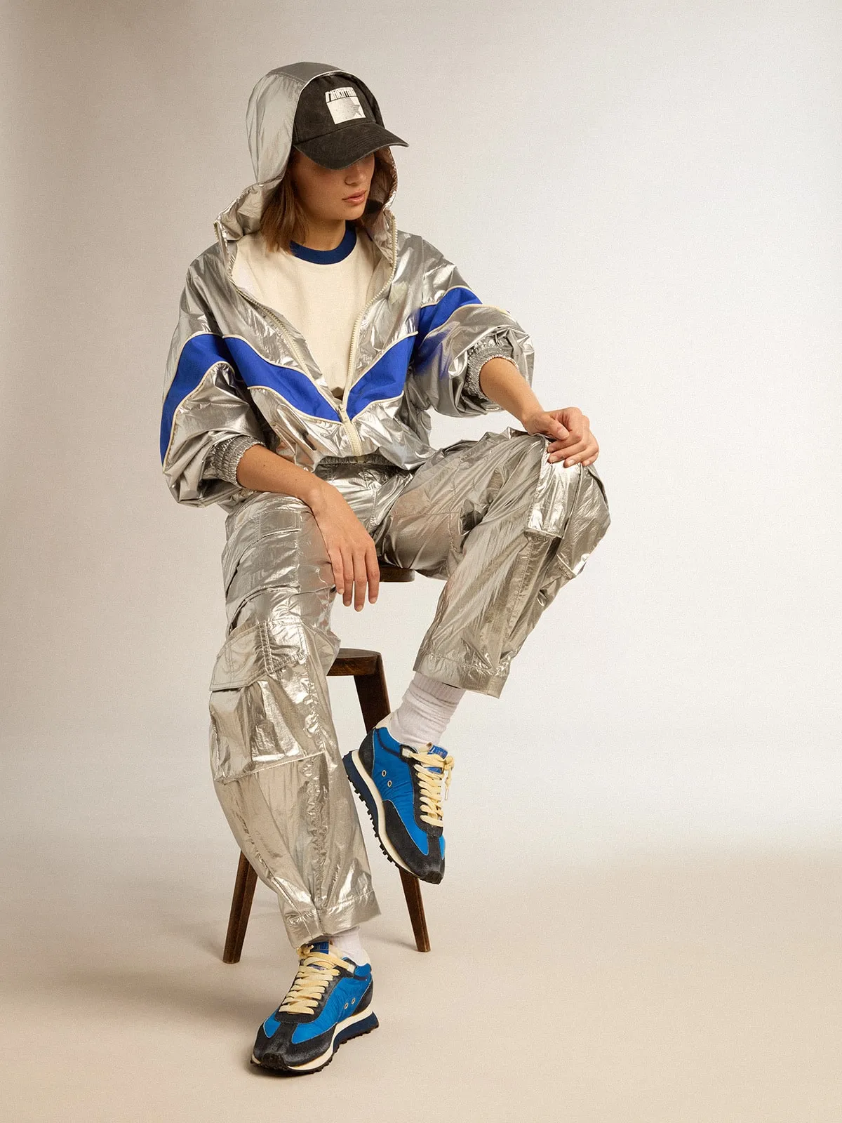 Anorak de mujer en tejido técnico plateado