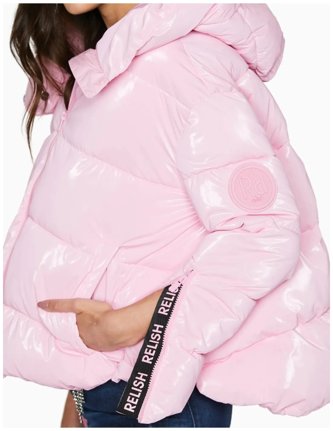 ANORAK RELISH CORTO GIRAMAN DETALLE LOGO ROSA