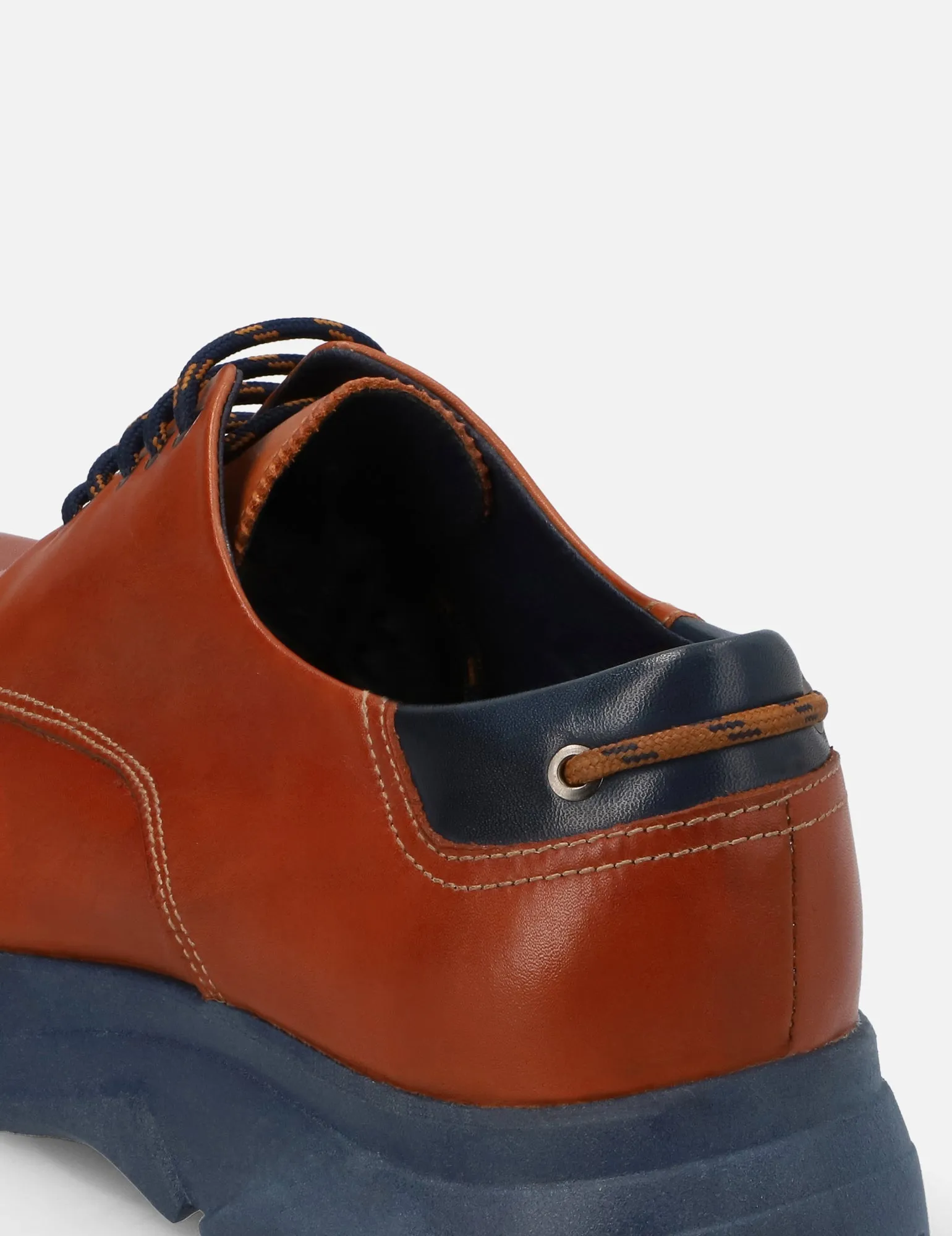 Blucher en piel napa color cuero