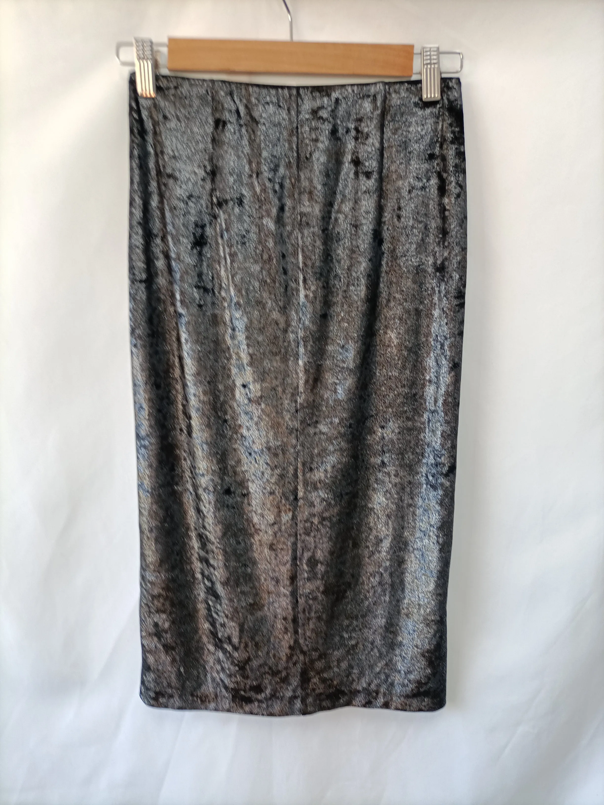INTROPIA.Falda midi terciopelo T.s