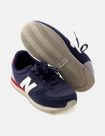 New Balance Zapatilla azul marino acordonada
