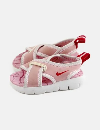 Nike Sandalia rosa plana