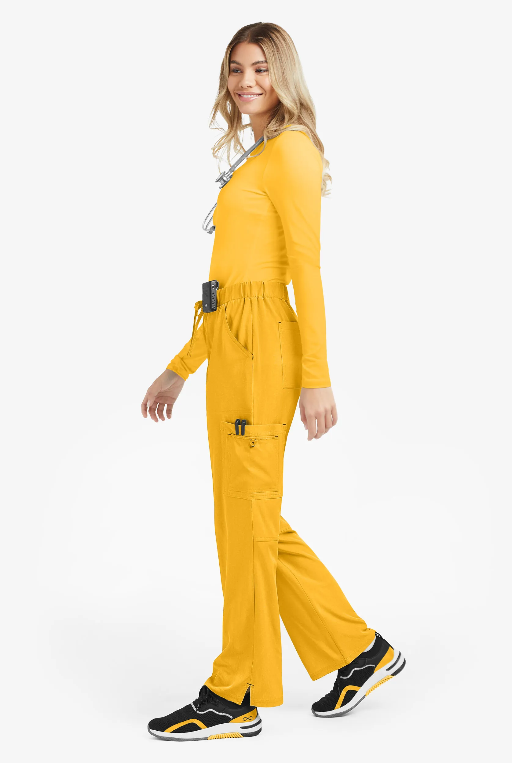 Pantalón médico koi Basics Holly petite estilo cargo con 8 bolsillos para mujer