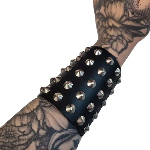 Pulsera conos cinco hileras