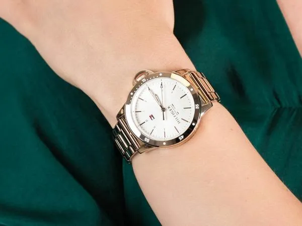 reloj tommy hilfiger diver gold