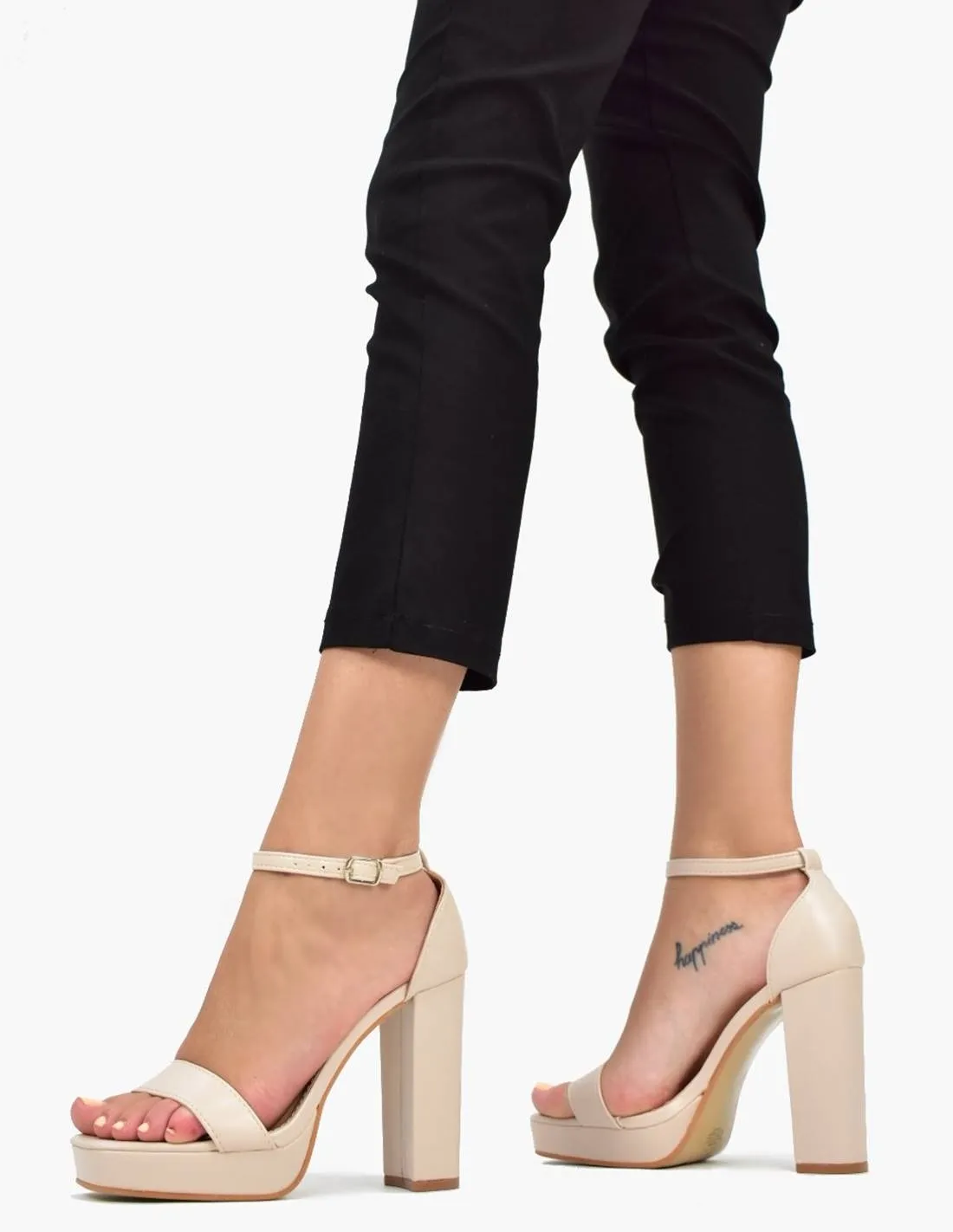 Sandalia beige de tacon | Trex