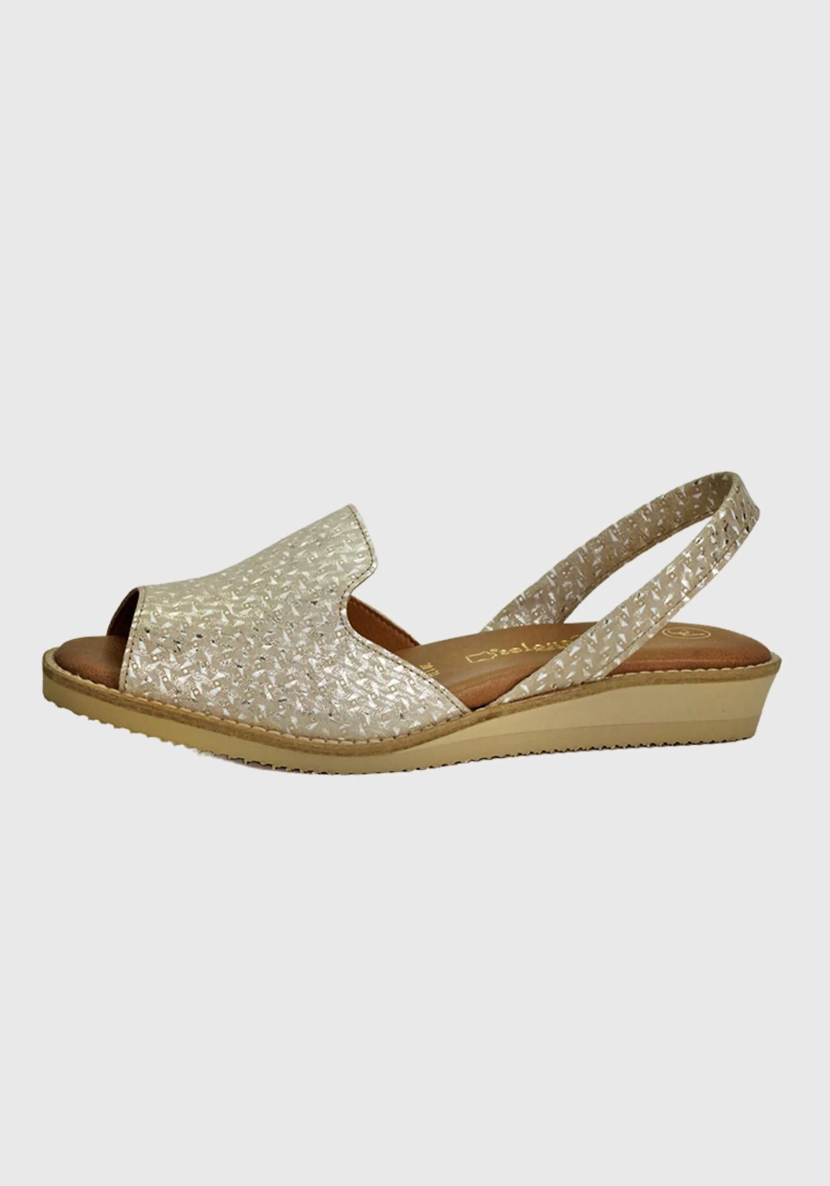 Sandalia Cuero Gigi Beige Metalizado