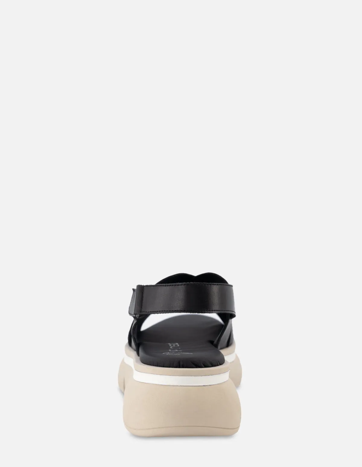 Sandalia de piel napa en color negra para mujer
