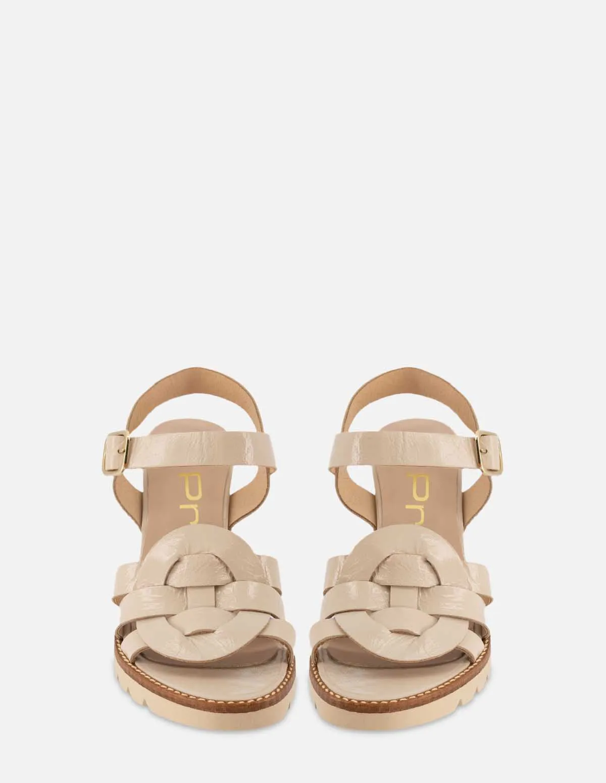 Sandalia en piel charol papiro color beige para mujer