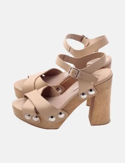 Uterqüe Sandalia de tacón beige