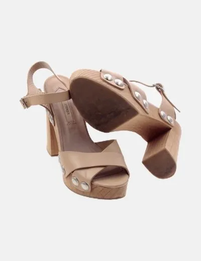 Uterqüe Sandalia de tacón beige