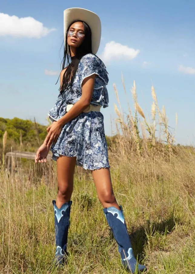 Vestido corto azul volantes