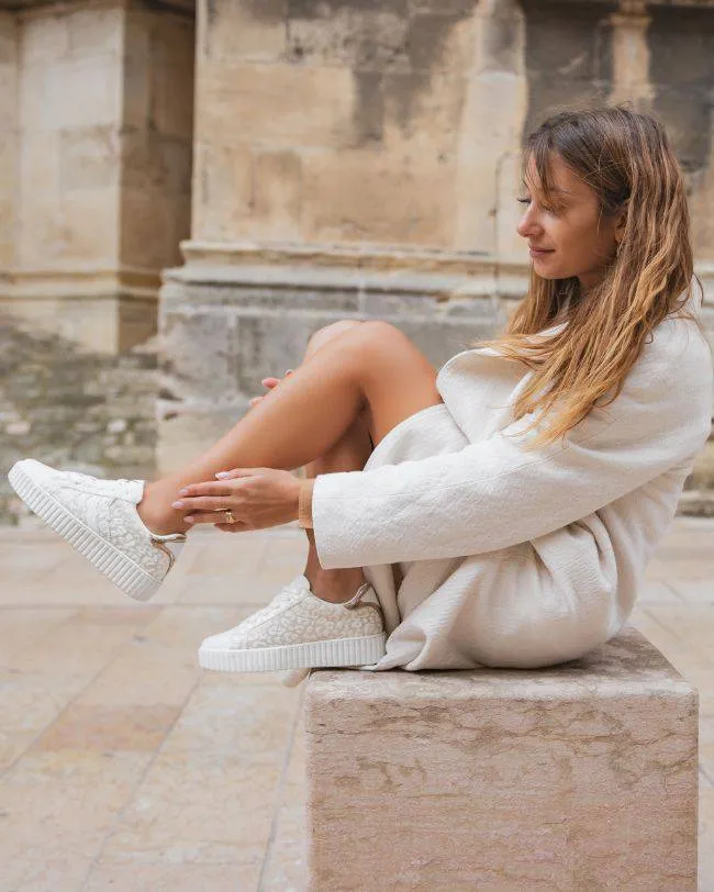 ZAPATILLAS DE MUJER BLANCA CON CORDONES  CL67 GOLD